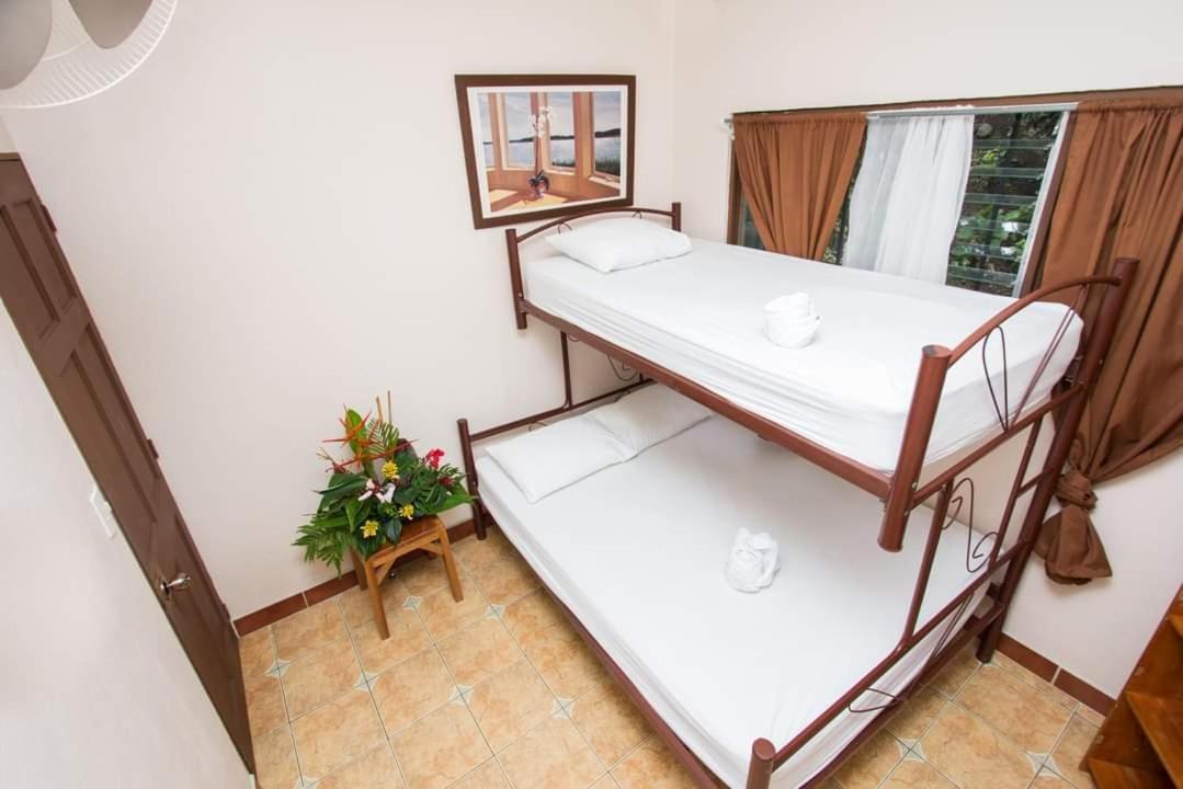 New Hostel Manuel Antonio, Meet New People Exterior foto